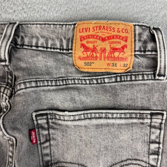 Levis 502 Jeans Mens 31x32 Regular Fit Taper Leg Faded Black Stretch Denim Pants - Picture 6 of 7